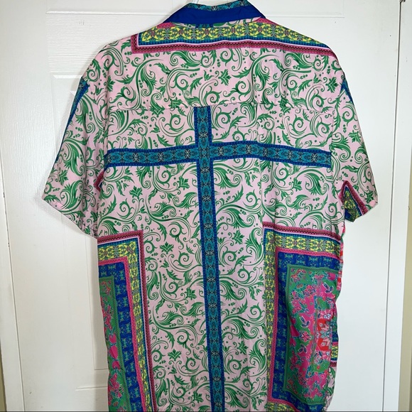 Uniquely Patterned Buttoned Down Shirt - Picture 3 of 4